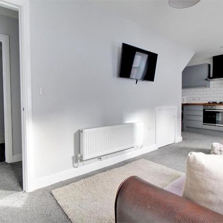 Nelson By The Docks Serviced Apartments By Roomsbooked Gloucester Bagian luar foto