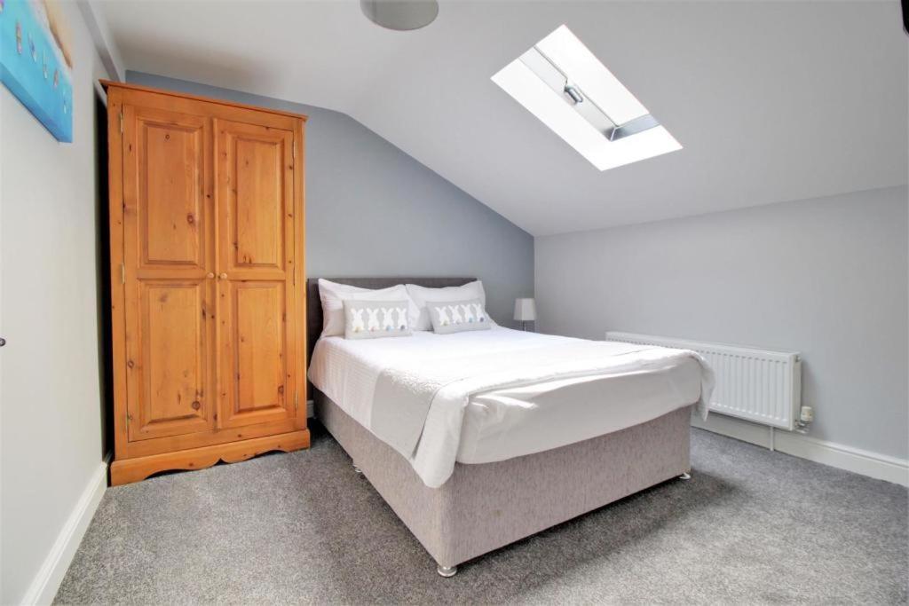 Nelson By The Docks Serviced Apartments By Roomsbooked Gloucester Bagian luar foto