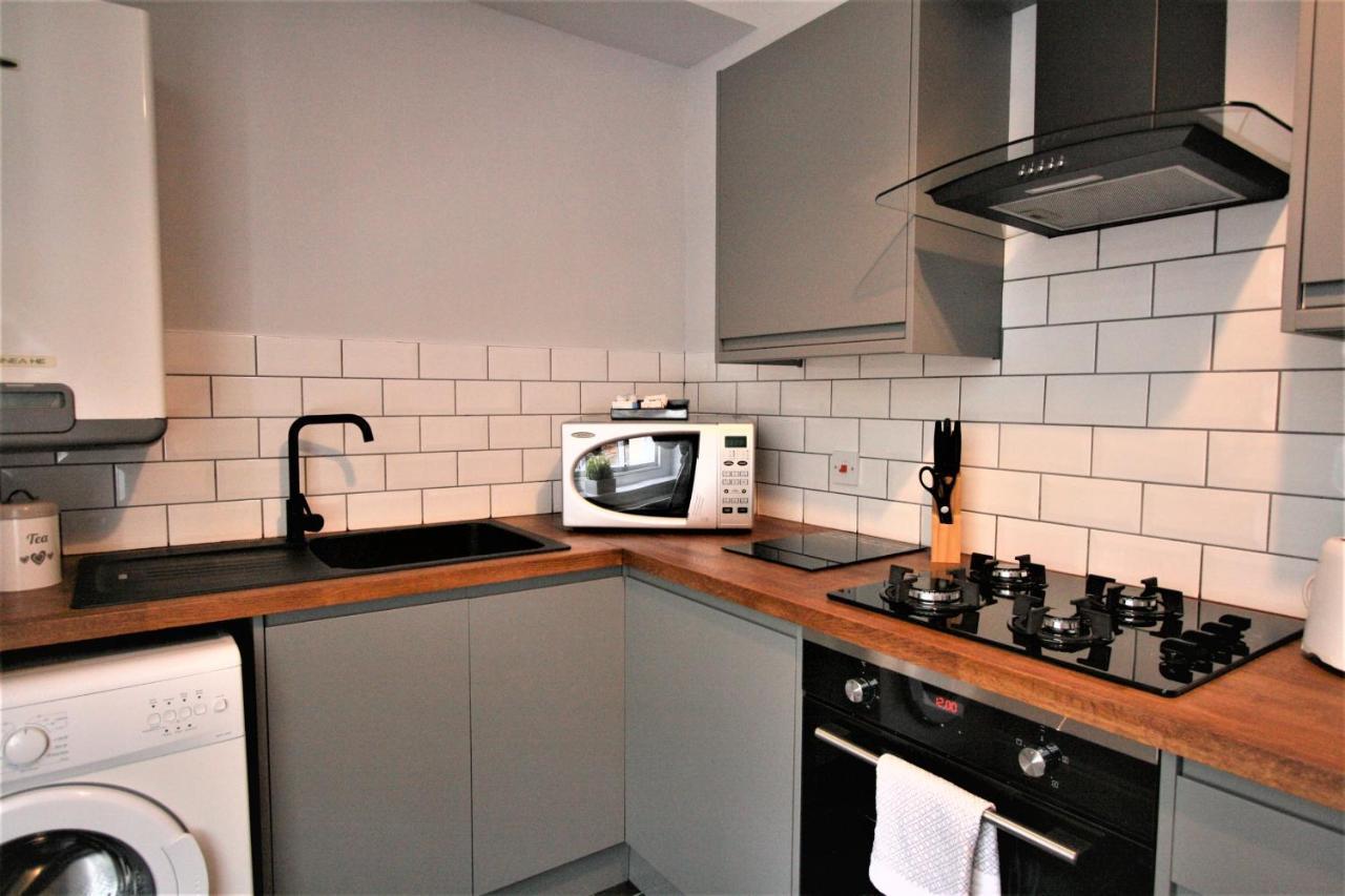Nelson By The Docks Serviced Apartments By Roomsbooked Gloucester Bagian luar foto