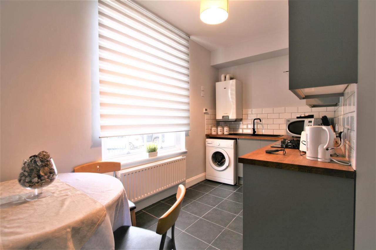 Nelson By The Docks Serviced Apartments By Roomsbooked Gloucester Bagian luar foto