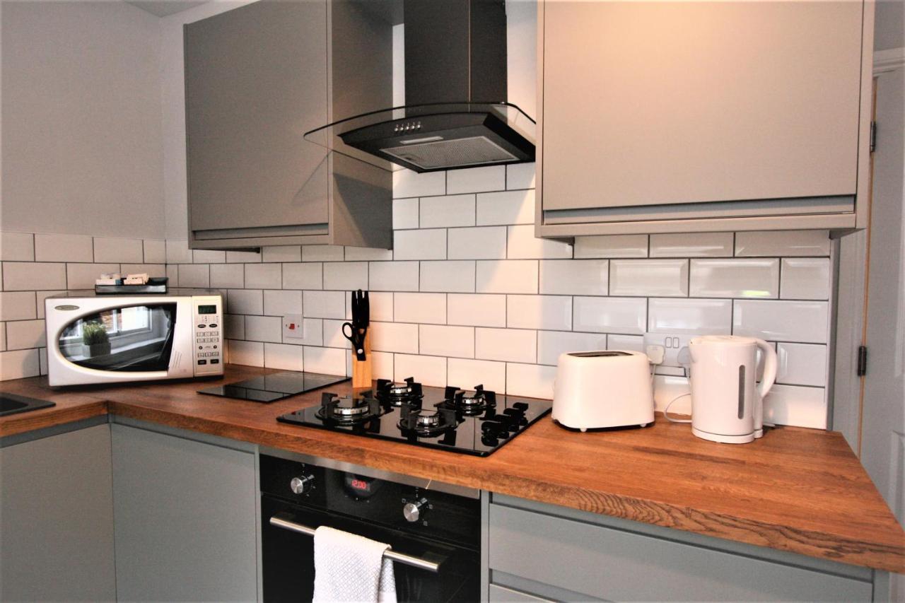 Nelson By The Docks Serviced Apartments By Roomsbooked Gloucester Bagian luar foto